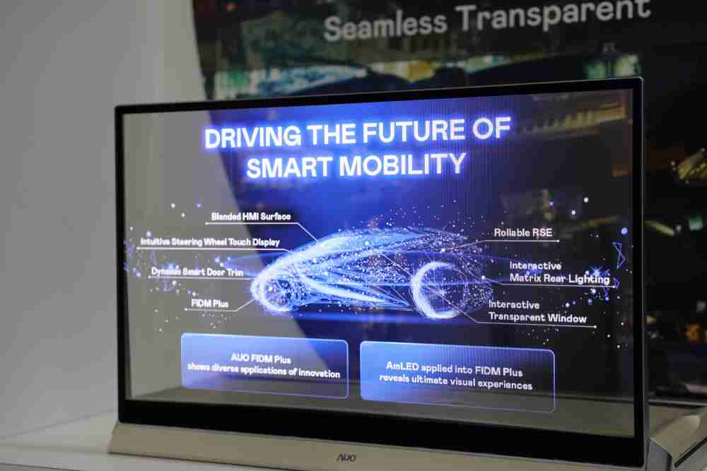 彩神vll凭借着超高亮度和透明度，，这款30吋透明Micro LED显示器在AR系统与智慧零售具有潜在的应用价值。。。。